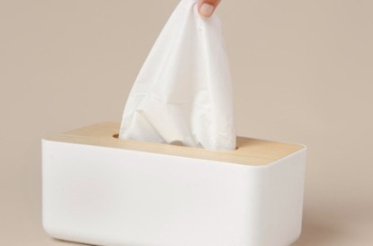 person-holding-white-nasal-handkerchief-(1)